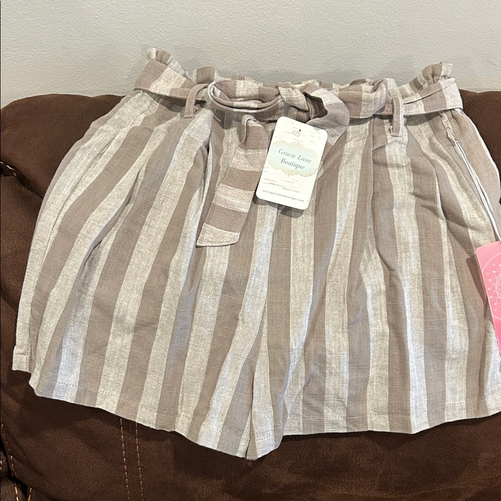 Elegant Striped Linen Women's Shorts